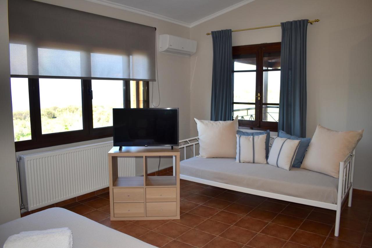 Ampelos Hillside Villa Akrata Exterior photo